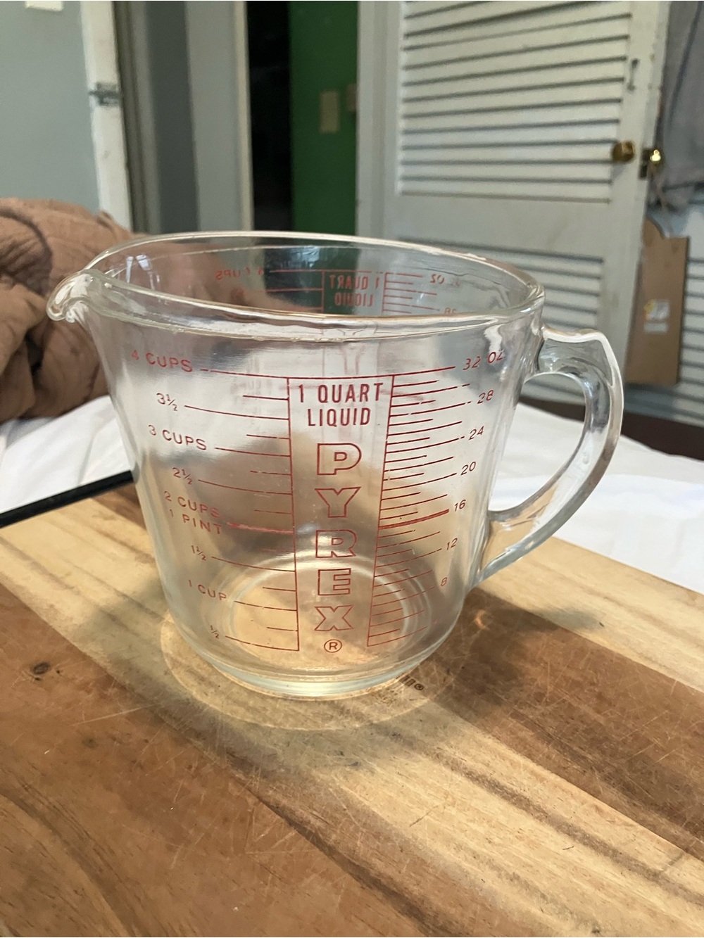 Pyrex Clear Glass 1-Quart Measuring Cup with Red Markings